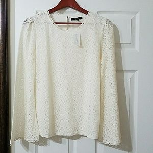 Banana Republic NWT lace top. True color is ivory
